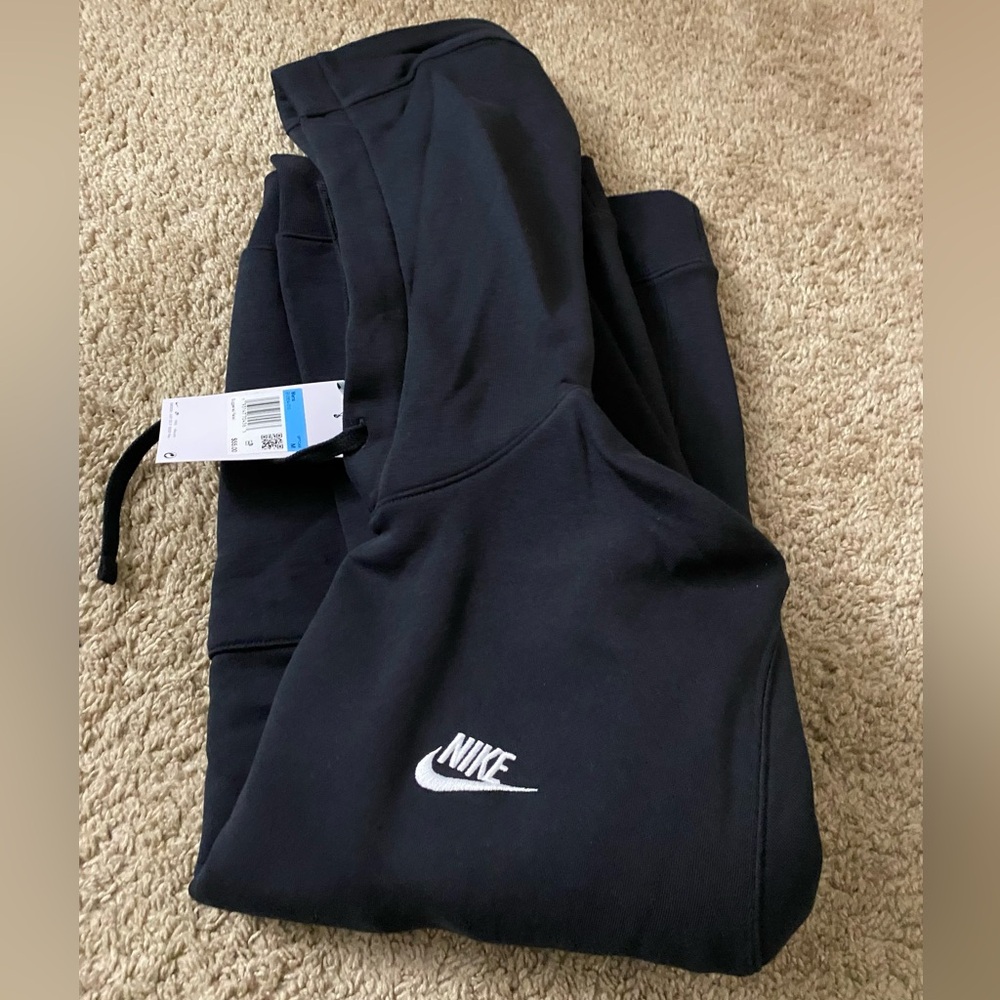 Brand “NWT” Nike Club Fleece Hoodie
Size - Medium
Color - Black